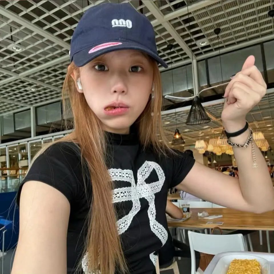蒂拉和兰妮劫火车